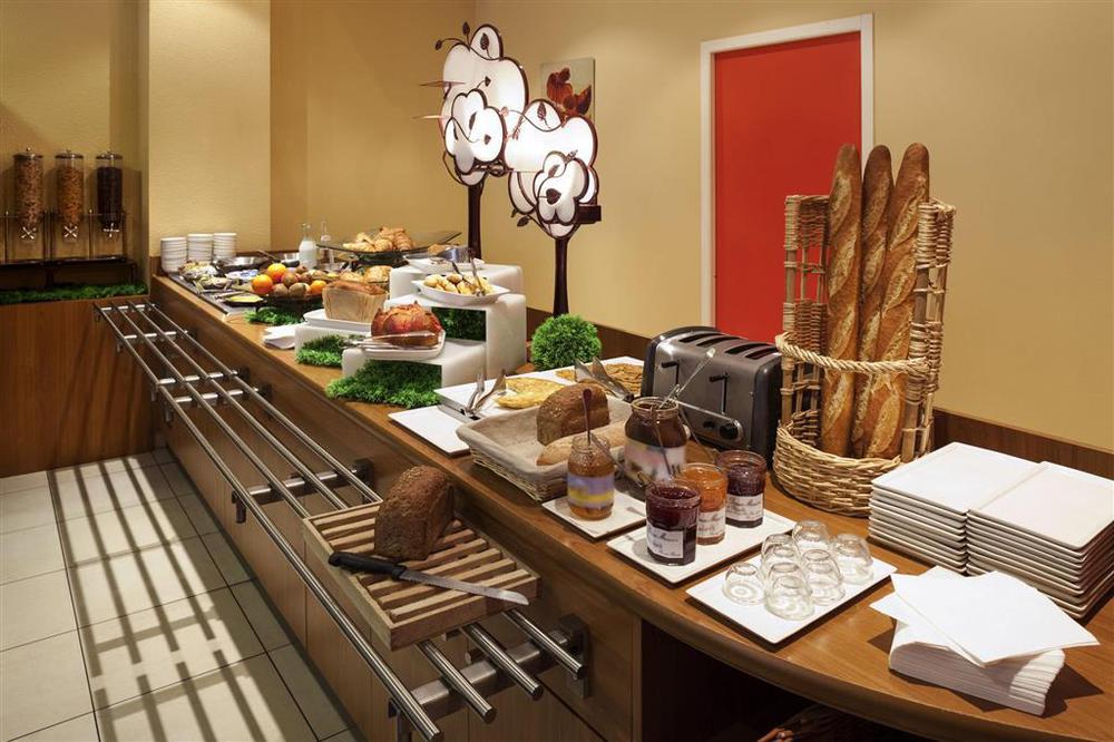 Ibis Centre Hotel 3*